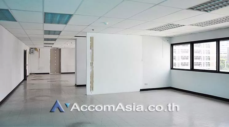  1  Office Space For Rent in Silom ,Bangkok BTS Surasak at S and B Tower AA10477